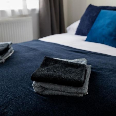 Gorgeous Modern Apartment Near Redhill Station Inc Private Garden & Parking Exteriör bild