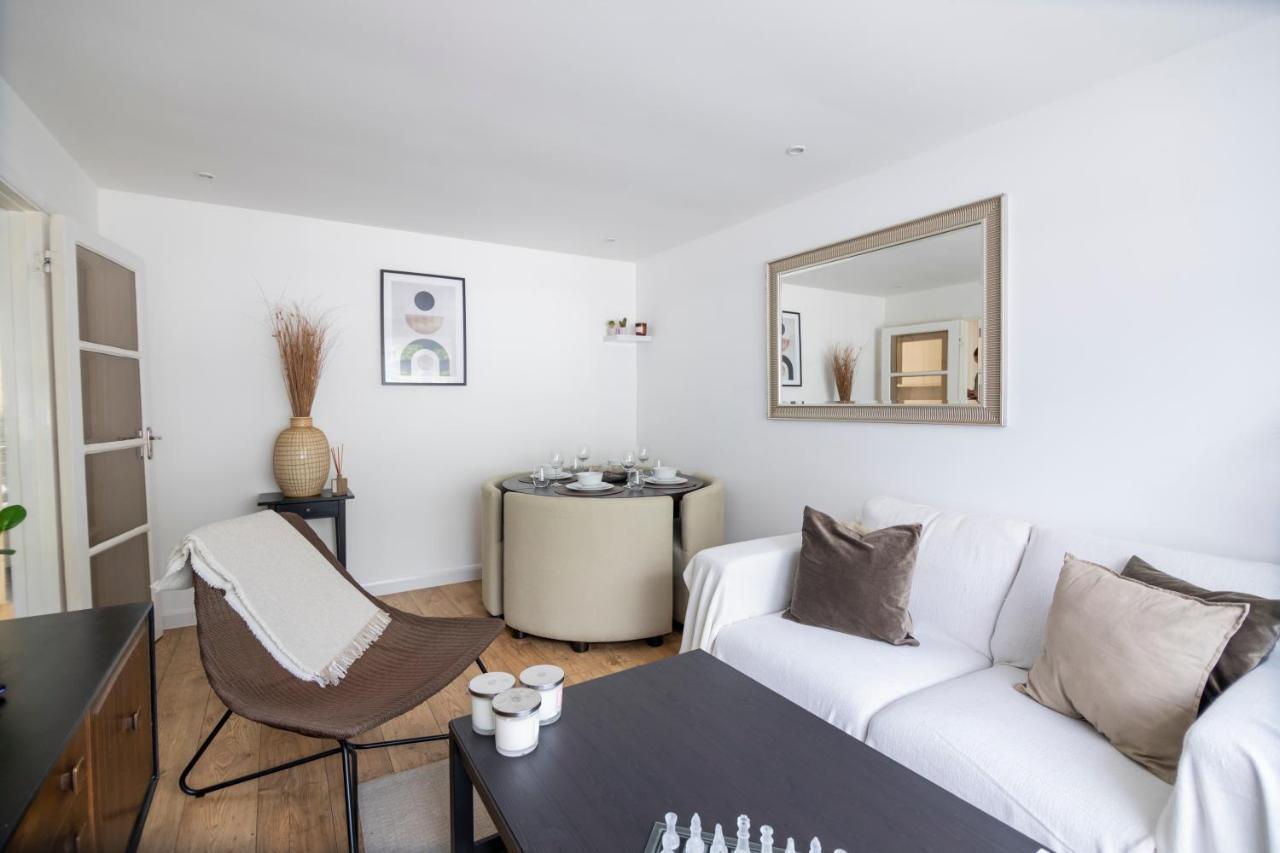 Gorgeous Modern Apartment Near Redhill Station Inc Private Garden & Parking Exteriör bild